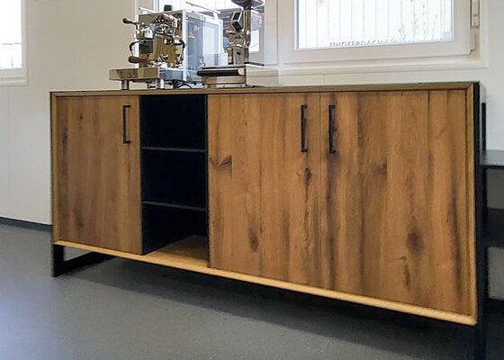 Siedeboard aus massiver Eiche und Stahlrahmen